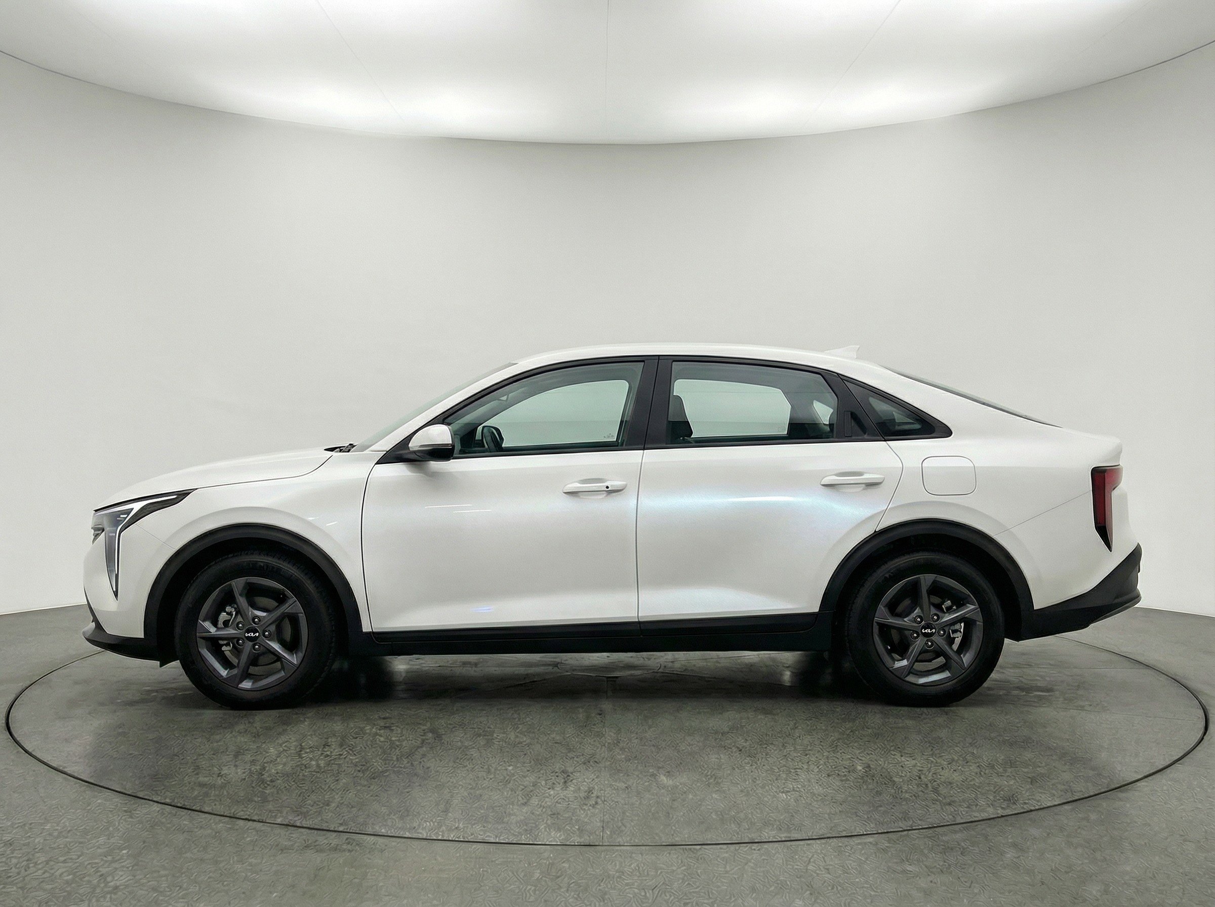 Used 2025 Kia K4 FWD image 11