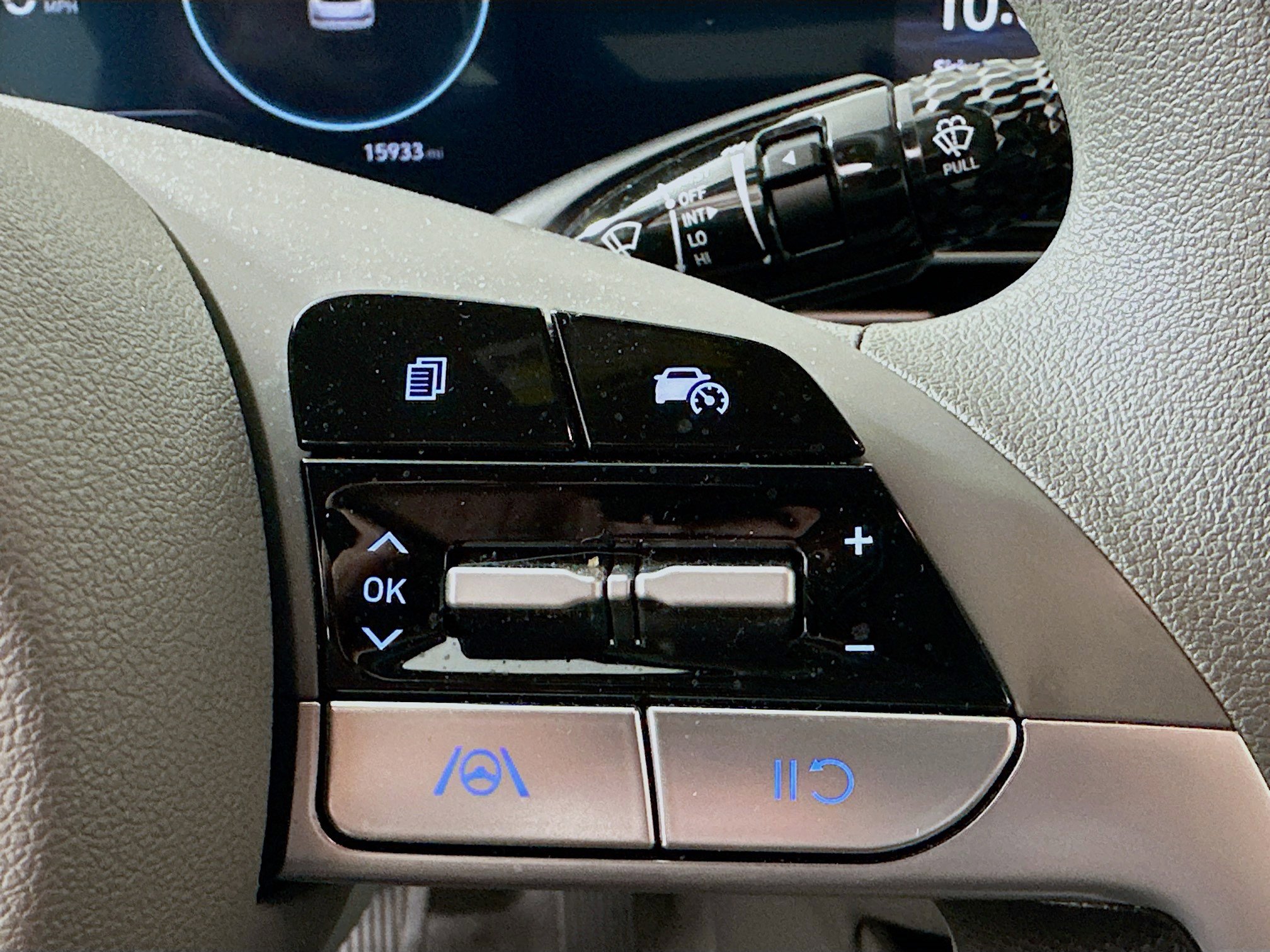 Used 2024 Hyundai Elantra SEL image 14