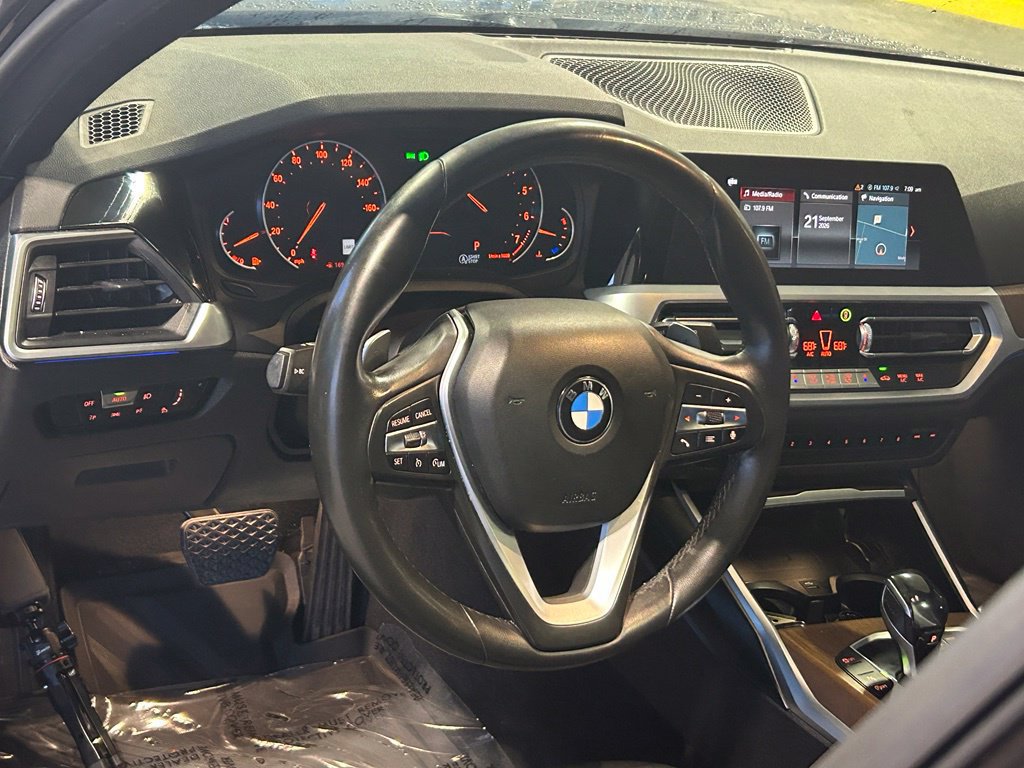 Used 2020 BMW 330i Sedan w/ Convenience Package RWD image 32
