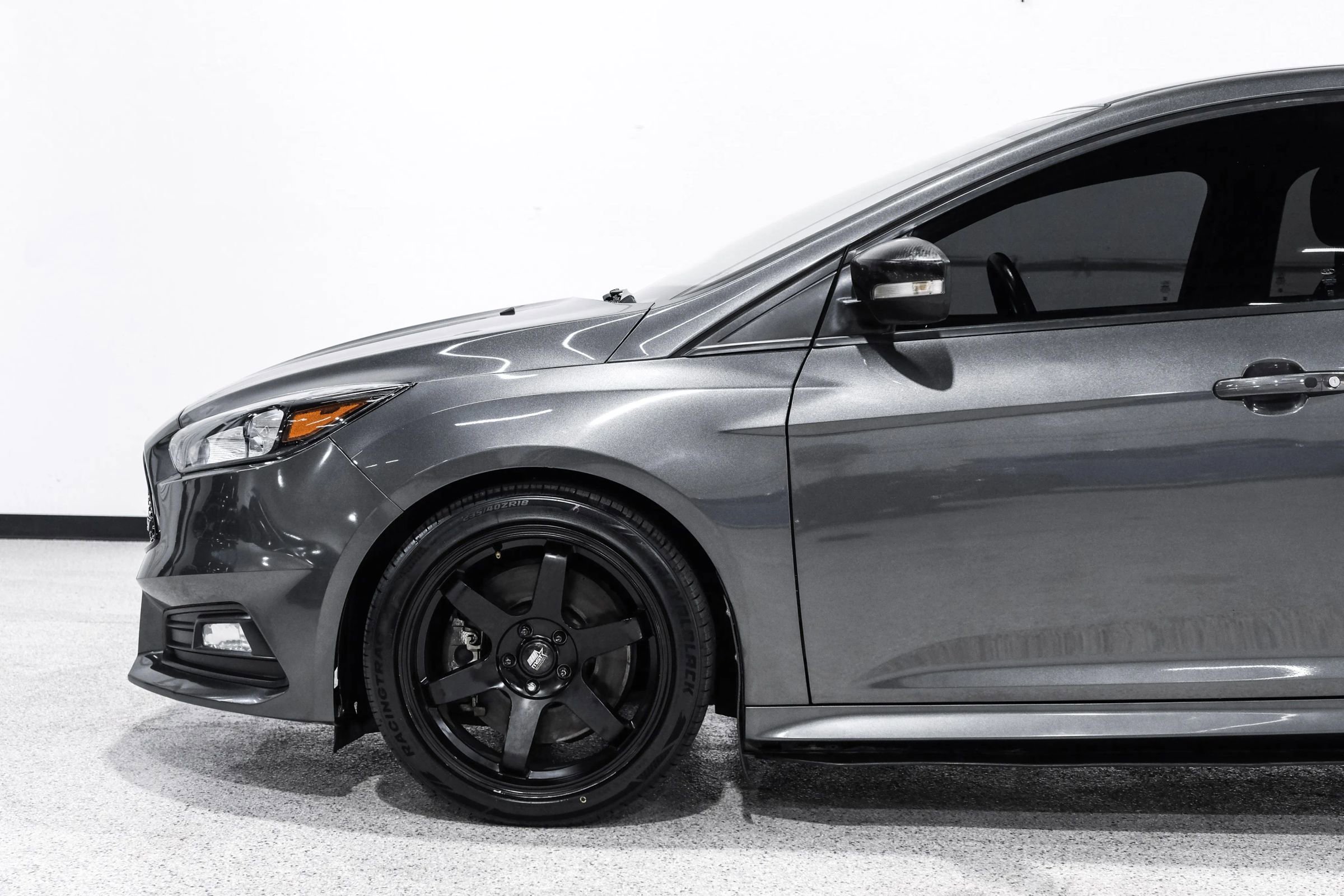 Used 2018 Ford Focus ST image 10