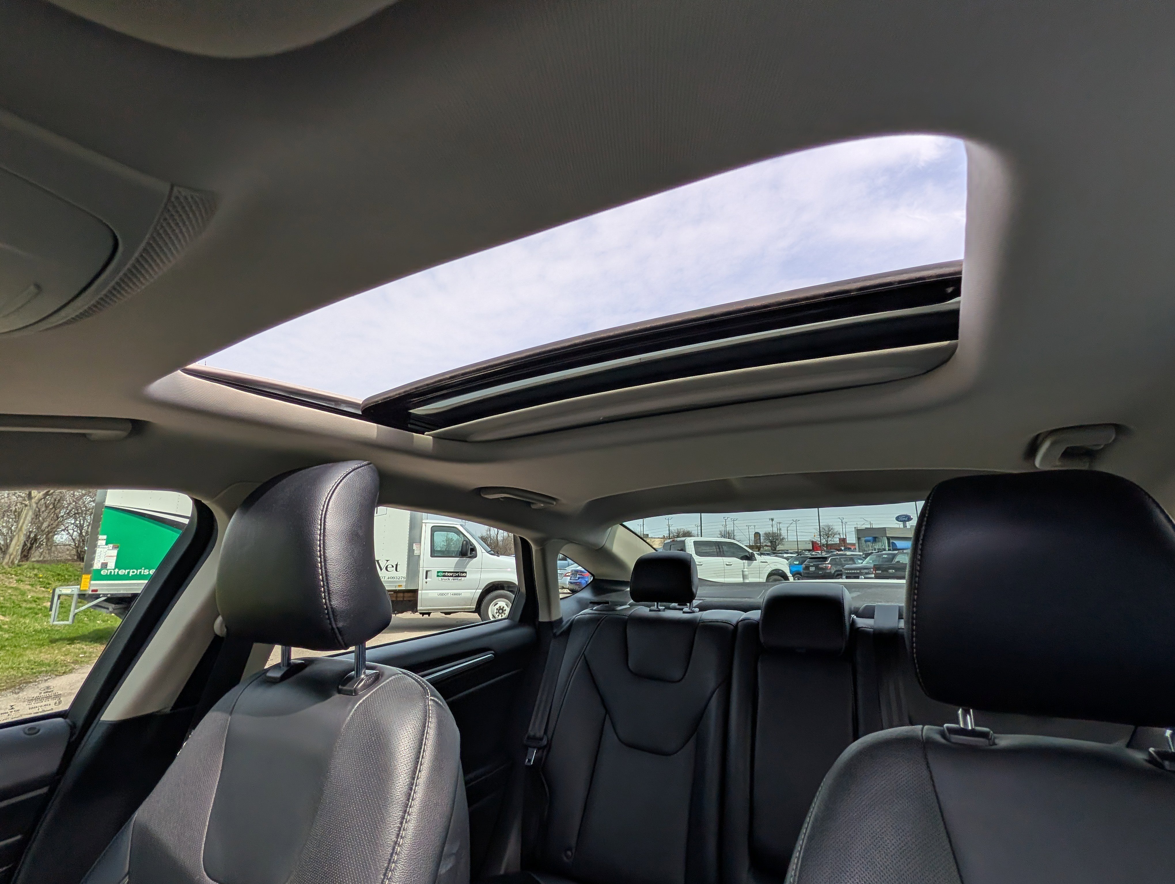 Used 2018 Ford Fusion Titanium FWD image 28