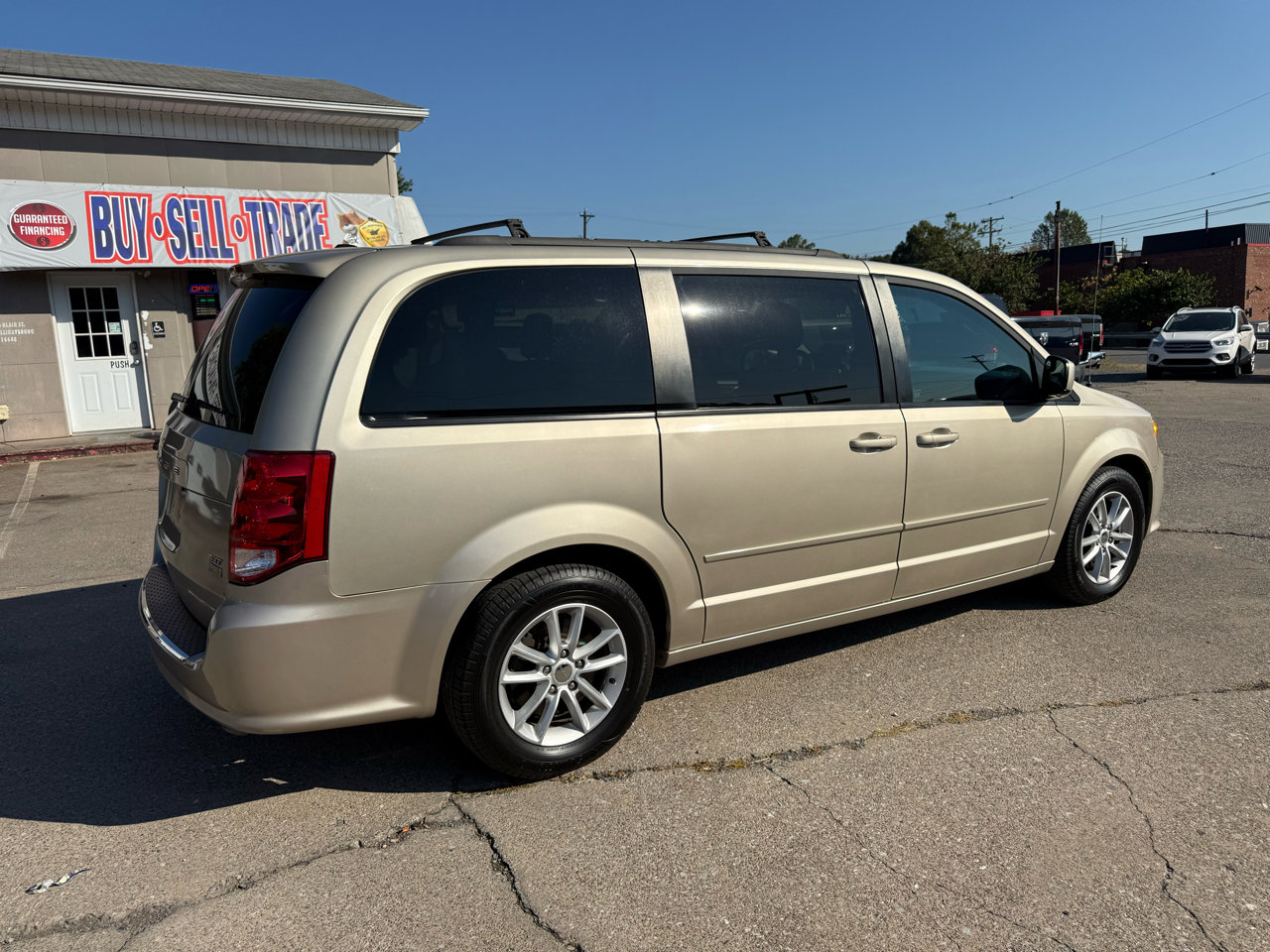 Used 2016 Dodge Grand Caravan SXT image 10