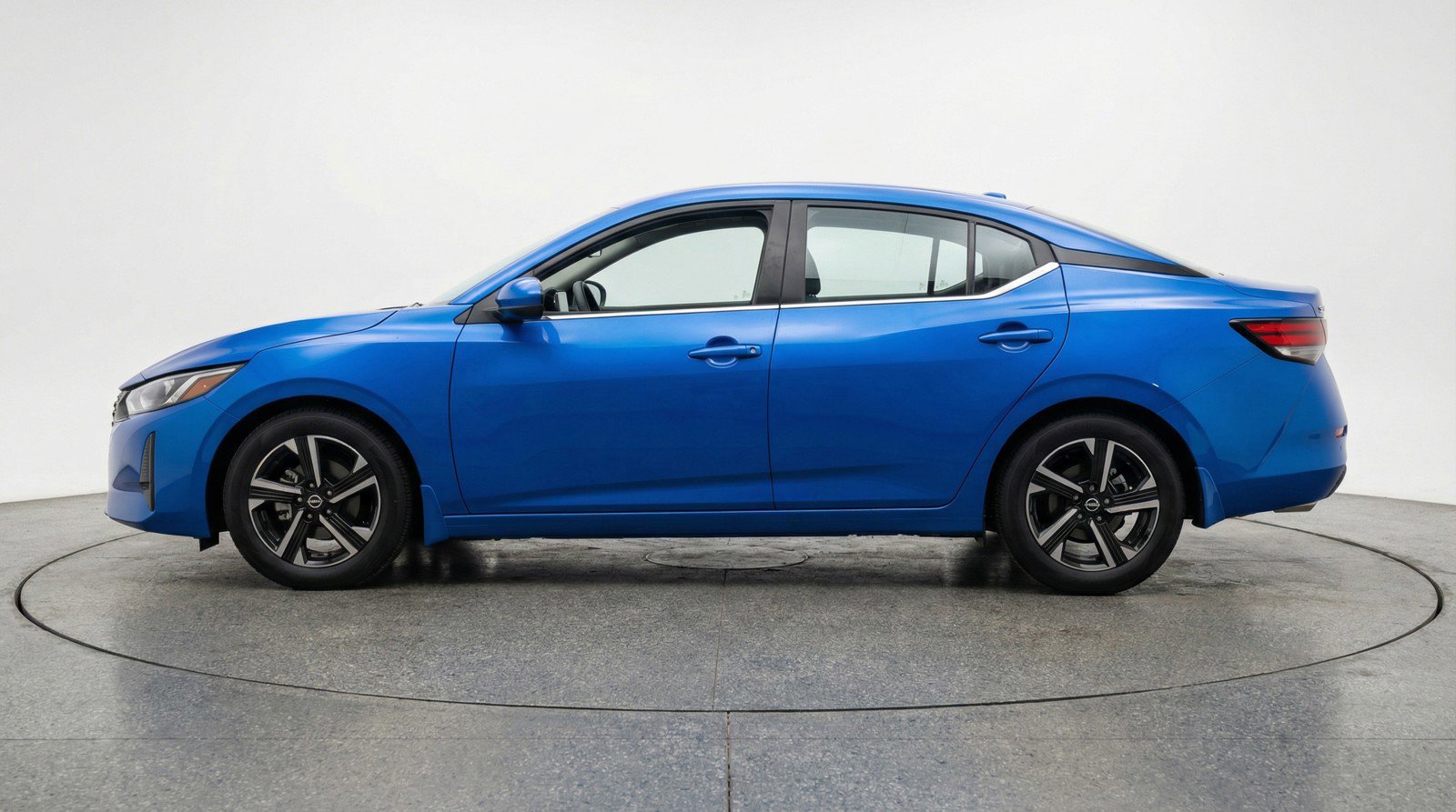 Used 2025 Nissan Sentra SV image 5