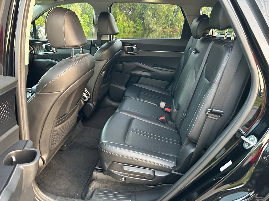 Used 2022 Kia Sorento S w/ Panoramic Sunroof Package FWD image 14