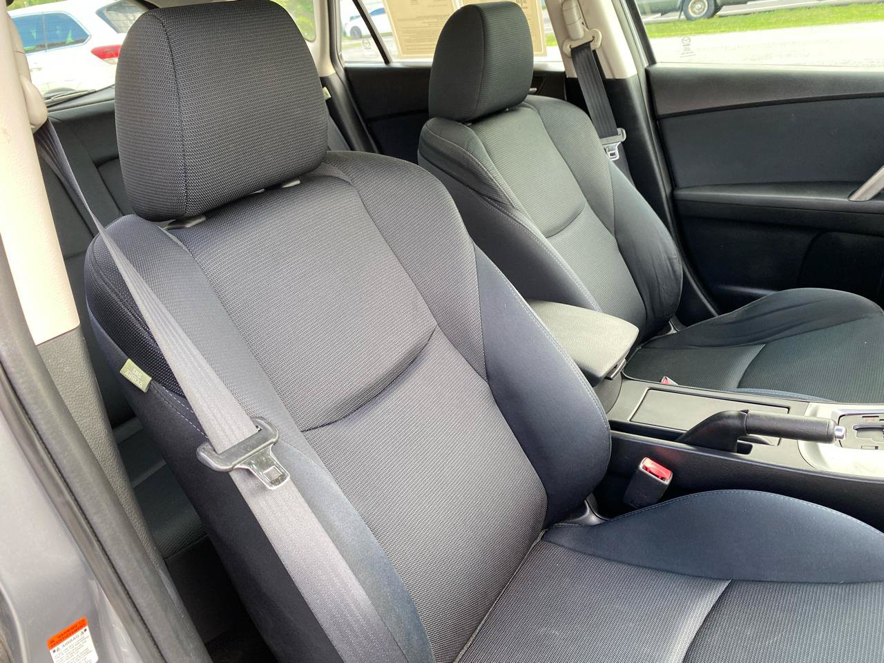 Used 2010 MAZDA MAZDA3 s Sport FWD image 9