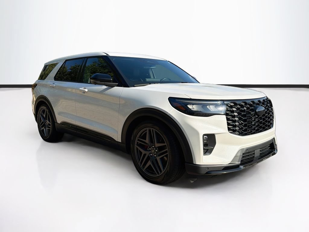 Used 2025 Ford Explorer ST AWD/4WD image 3