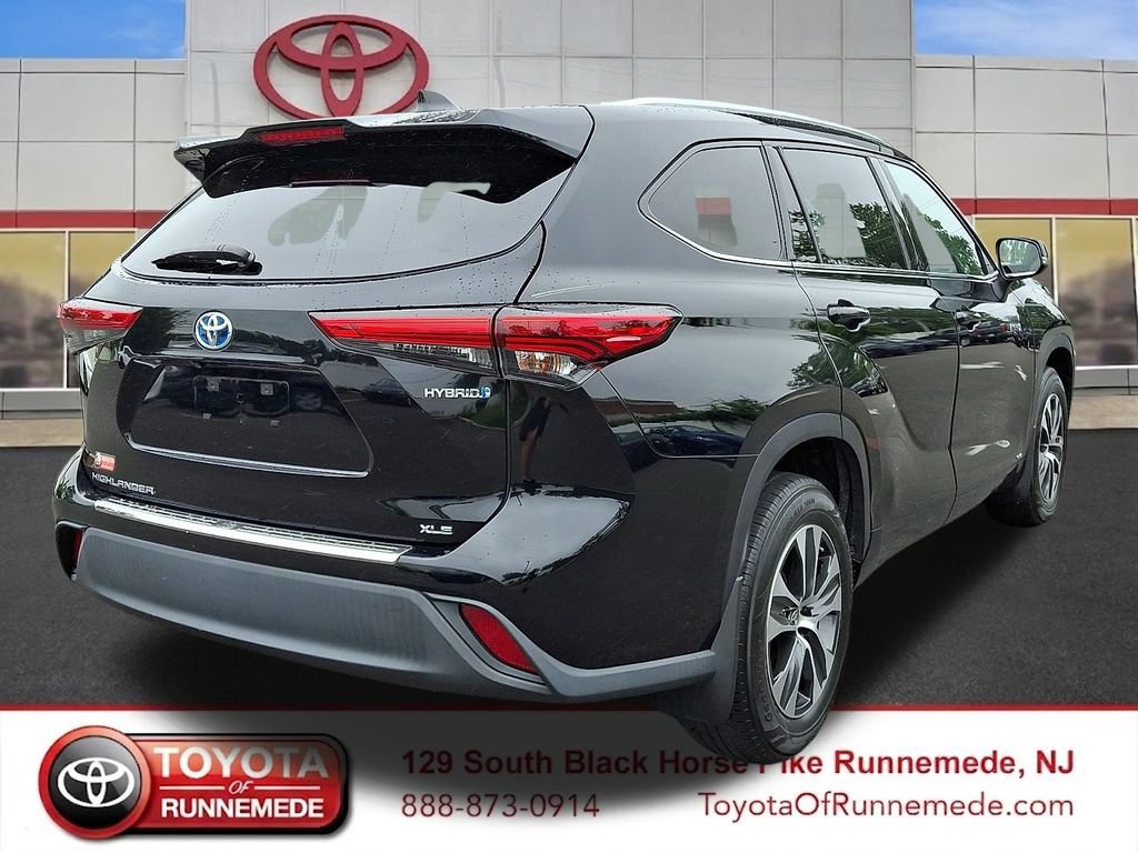 Certified 2020 Toyota Highlander XLE AWD/4WD image 6