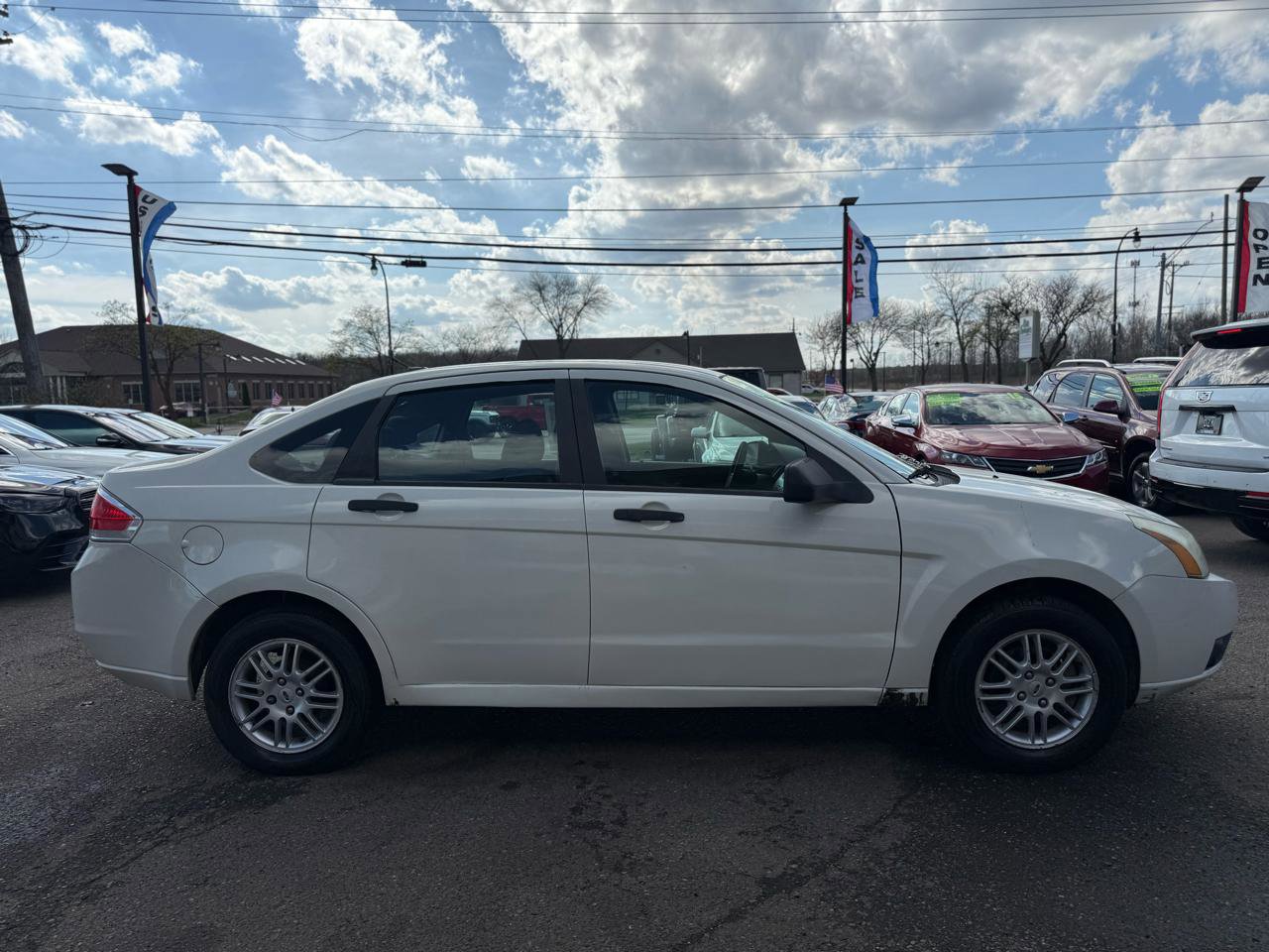 Used 2011 Ford Focus SE image 4