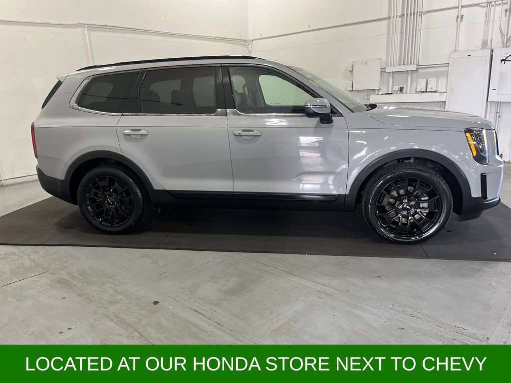 Used 2022 Kia Telluride EX w/ EX Premium Package image 8