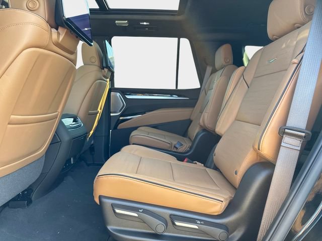 New 2026 Cadillac Escalade Luxury w/ LPO, Radiant Package AWD/4WD image 15