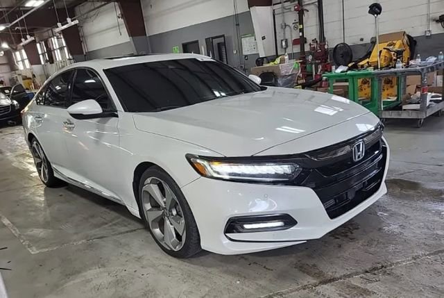 Used 2018 Honda Accord Touring image 4