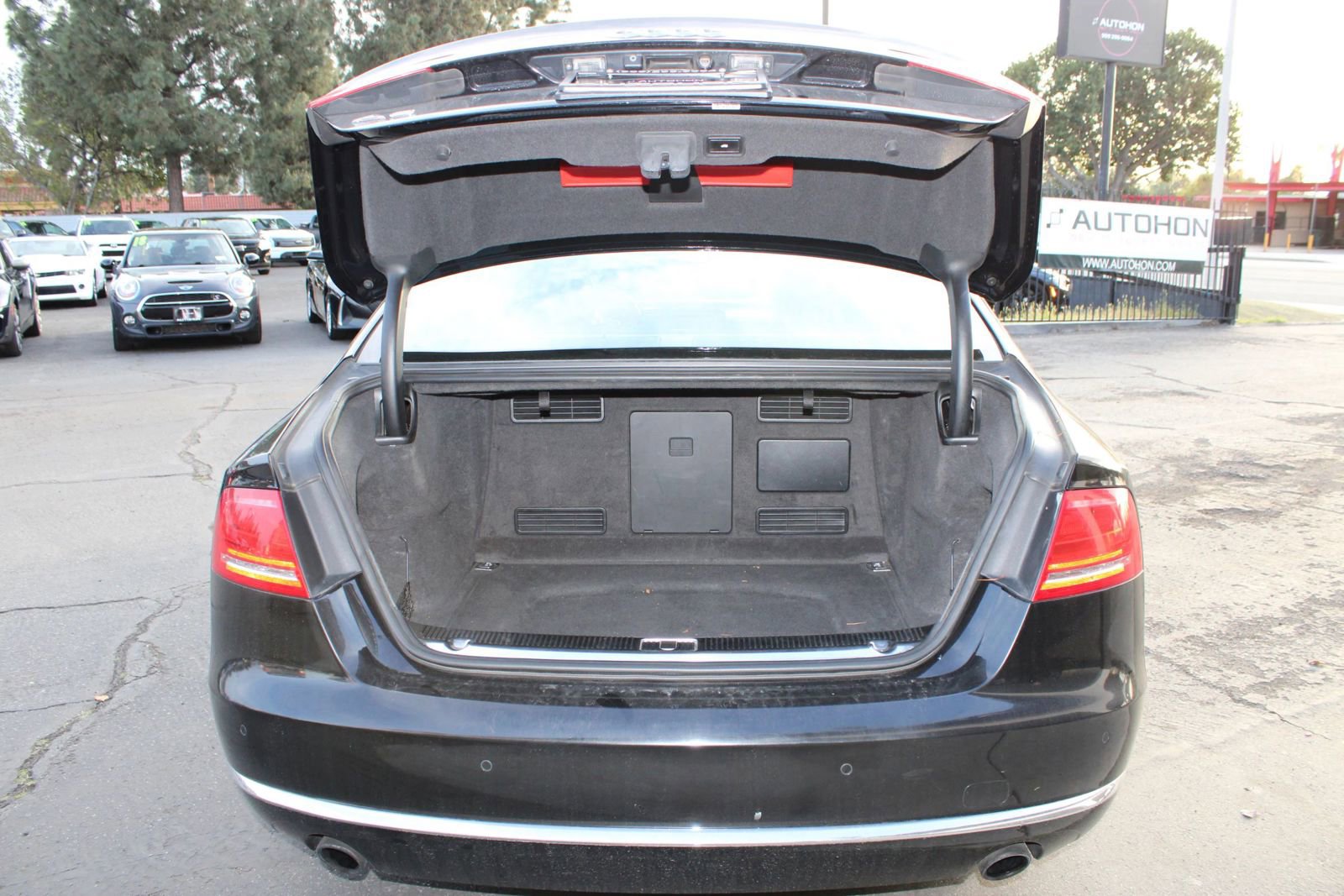 Used 2013 Audi A8 3.0T w/ Driver Assistance Pkg image 16