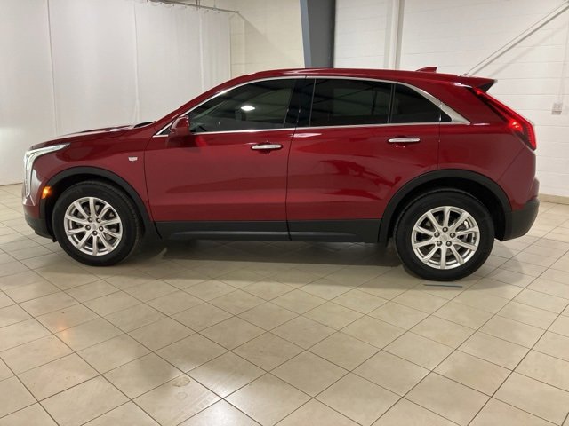 Used 2020 Cadillac XT4 Luxury w/ Cold Weather Package image 2