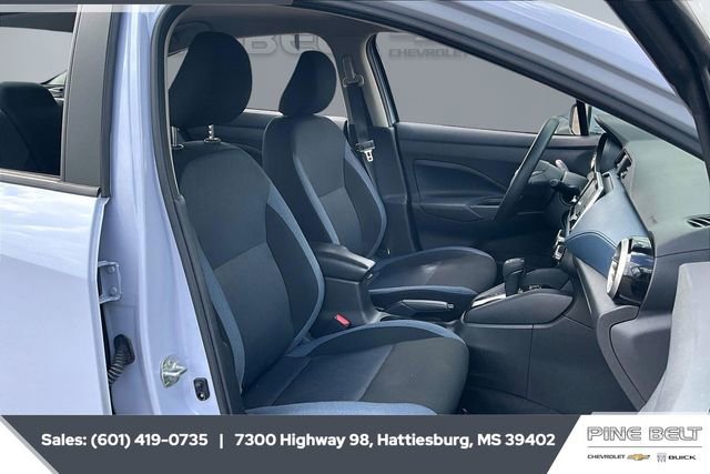 Used 2025 Nissan Versa SV image 6