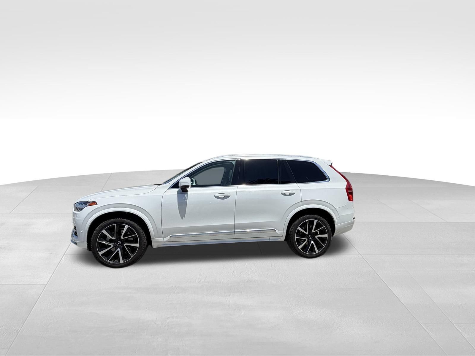 Used 2023 Volvo XC90 B6 Plus w/ Protection Package Premier AWD/4WD image 3