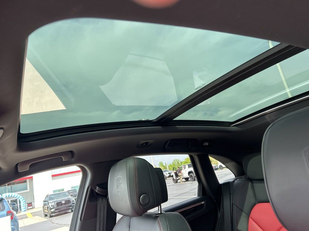 Used 2021 Porsche Macan image 6