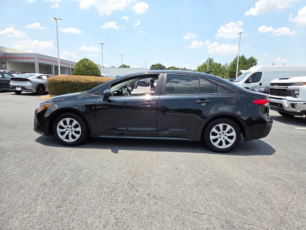 Used 2022 Toyota Corolla LE FWD image 4