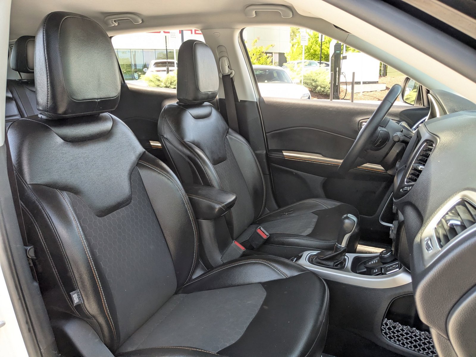 Used 2018 Jeep Compass Latitude w/ Popular Equipment Group AWD/4WD image 22