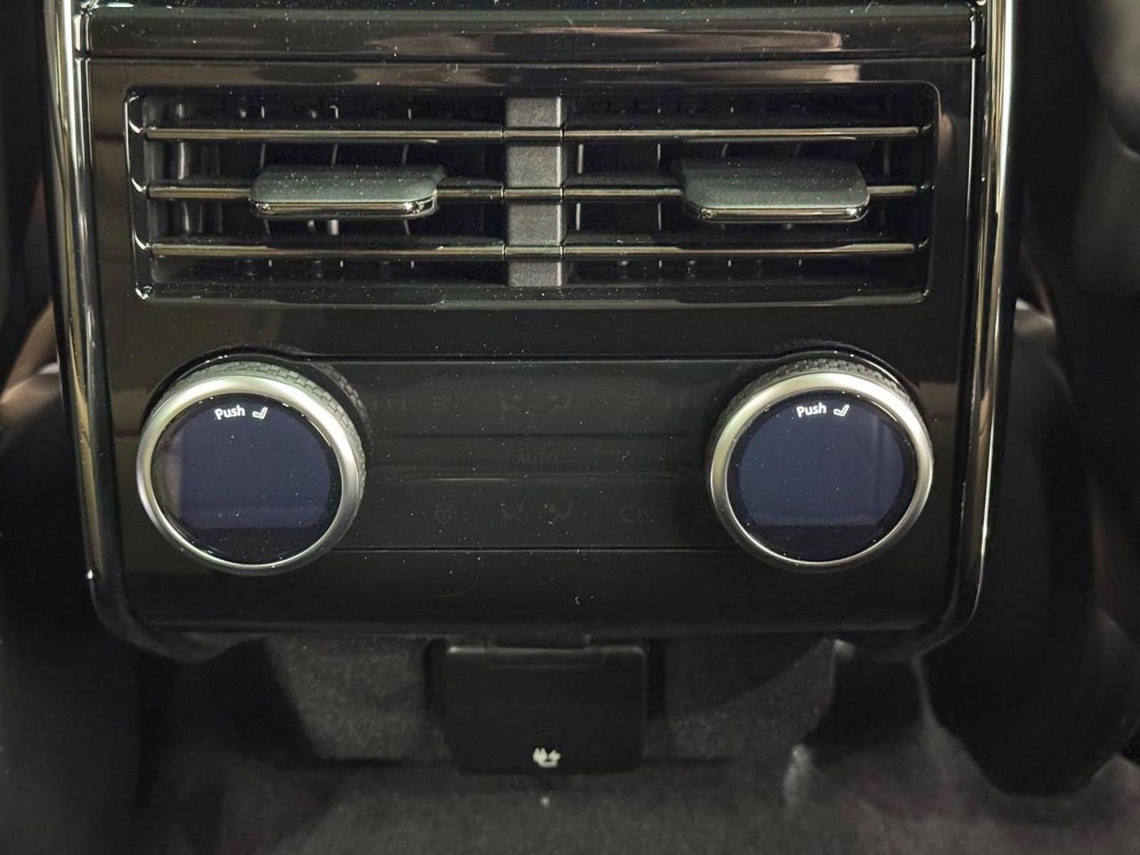 New 2026 Land Rover Range Rover Sport Dynamic SE image 11