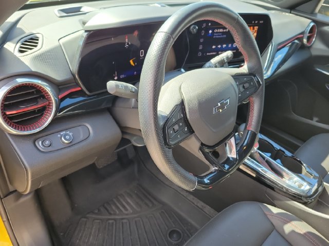 Used 2025 Chevrolet Trax RS FWD image 20