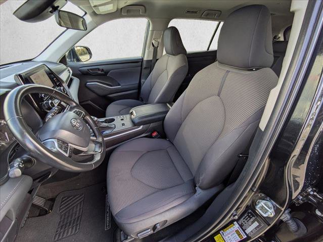 Used 2023 Toyota Highlander LE image 18