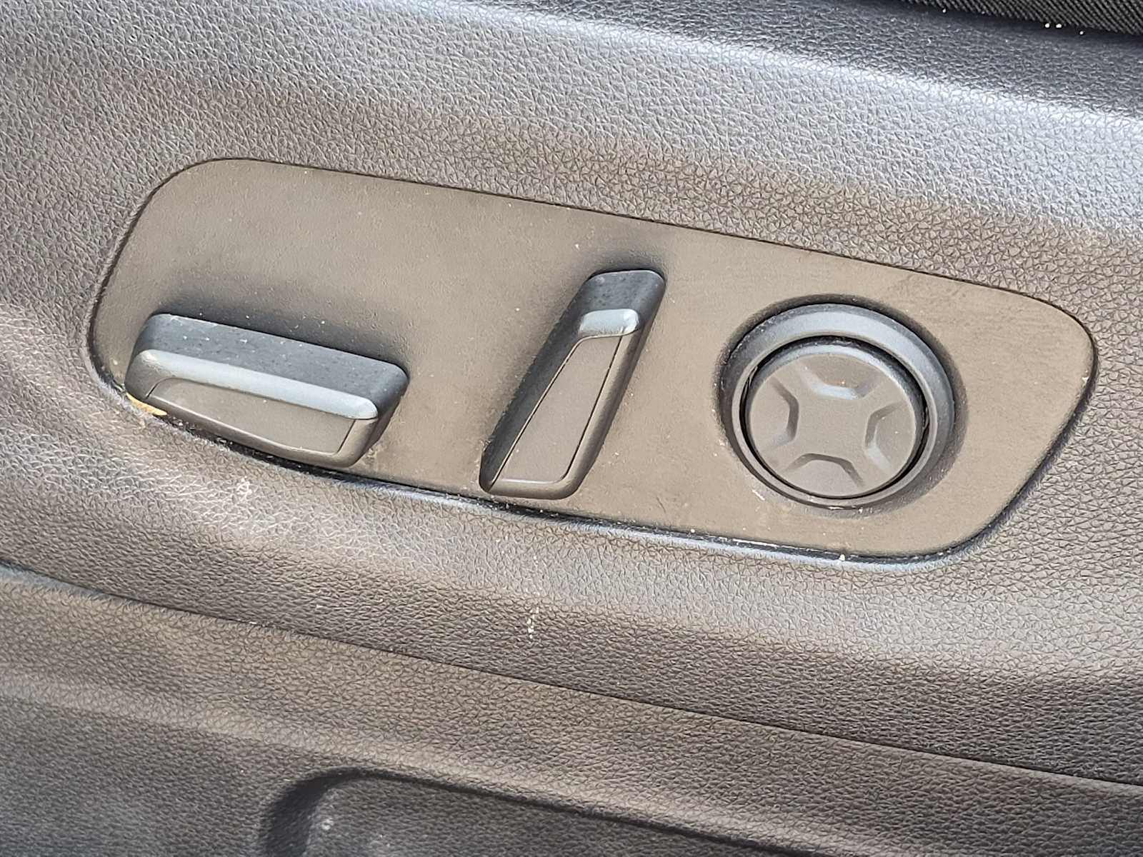 Used 2024 Kia Carnival SX FWD image 16