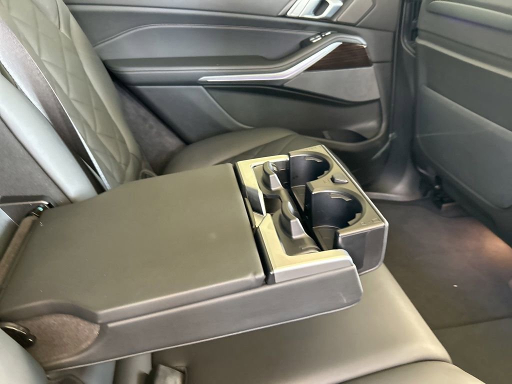 Used 2025 BMW X7 xDrive40i image 34