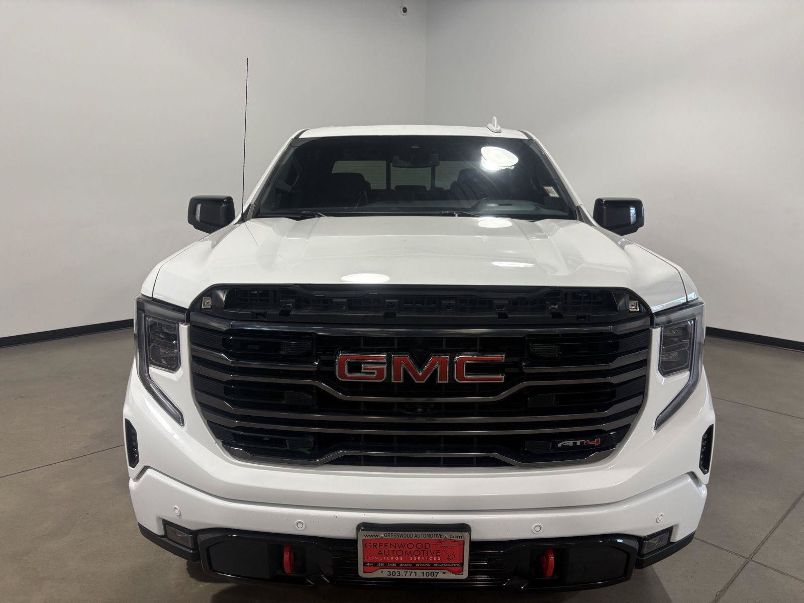 Used 2023 GMC Sierra 1500 AT4 w/ AT4 Preferred Package AWD/4WD image 9