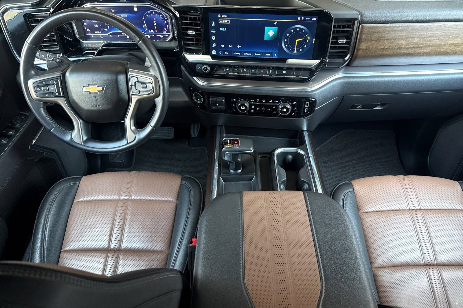 Used 2023 Chevrolet Silverado 1500 High Country AWD/4WD image 14