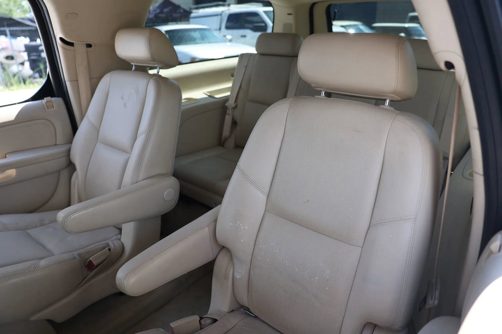 Used 2007 Cadillac Escalade ESV AWD w/ Information Package image 22