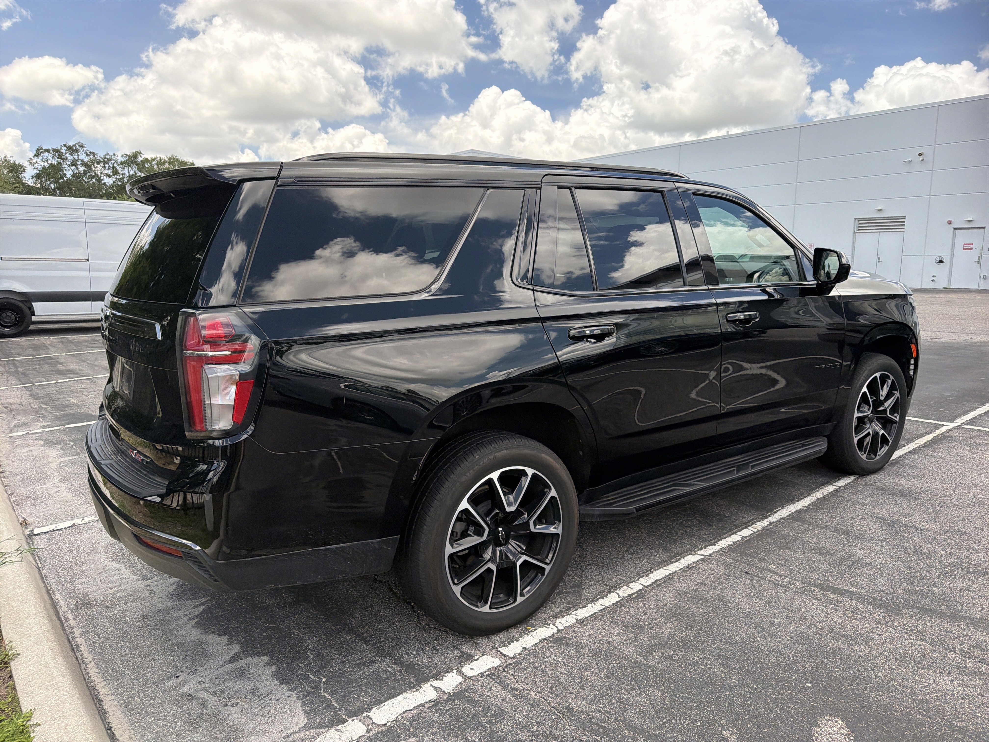 Used 2021 Chevrolet Tahoe RST AWD/4WD image 2