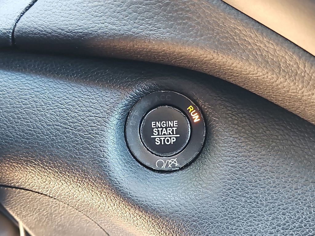 Used 2019 Jeep Cherokee Trailhawk w/ Trailer Tow Group image 30