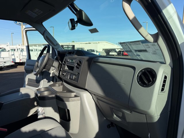 New 2027 Ford E-450 and Econoline 450 Super Duty w/ Interior Upgrade Package image 16