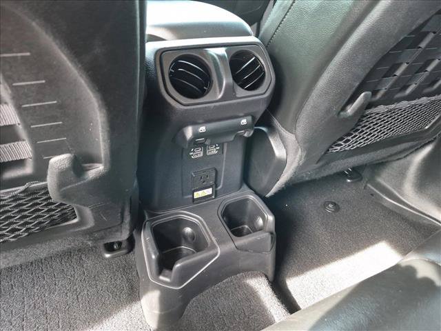 Used 2022 Jeep Gladiator Rubicon w/ Cold Weather Group AWD/4WD image 16