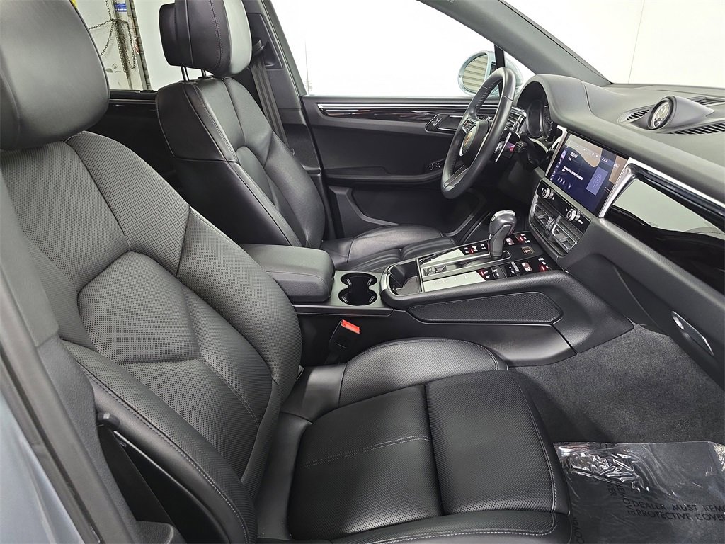 Used 2024 Porsche Macan image 27