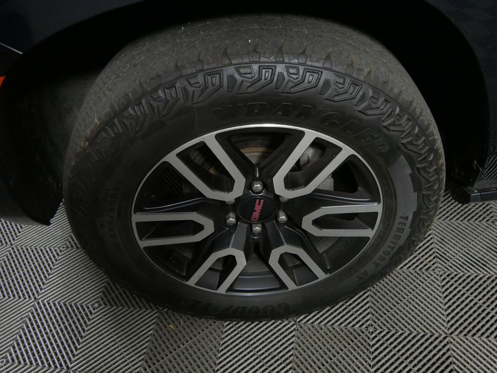 Used 2023 GMC Yukon AT4 image 10