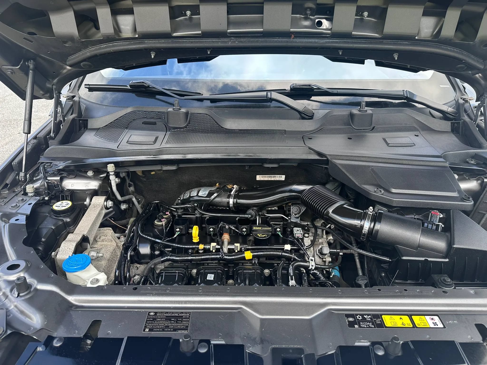 Used 2017 Land Rover Discovery Sport HSE AWD/4WD image 22