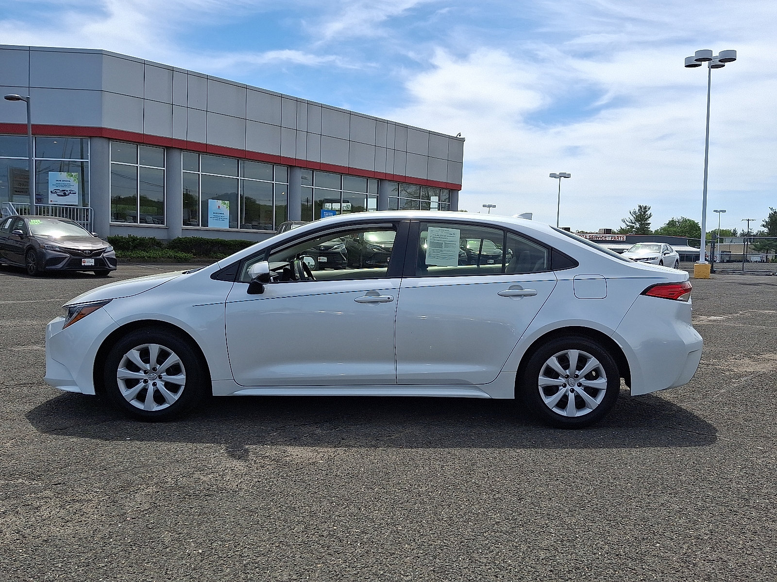 Certified 2022 Toyota Corolla LE image 4