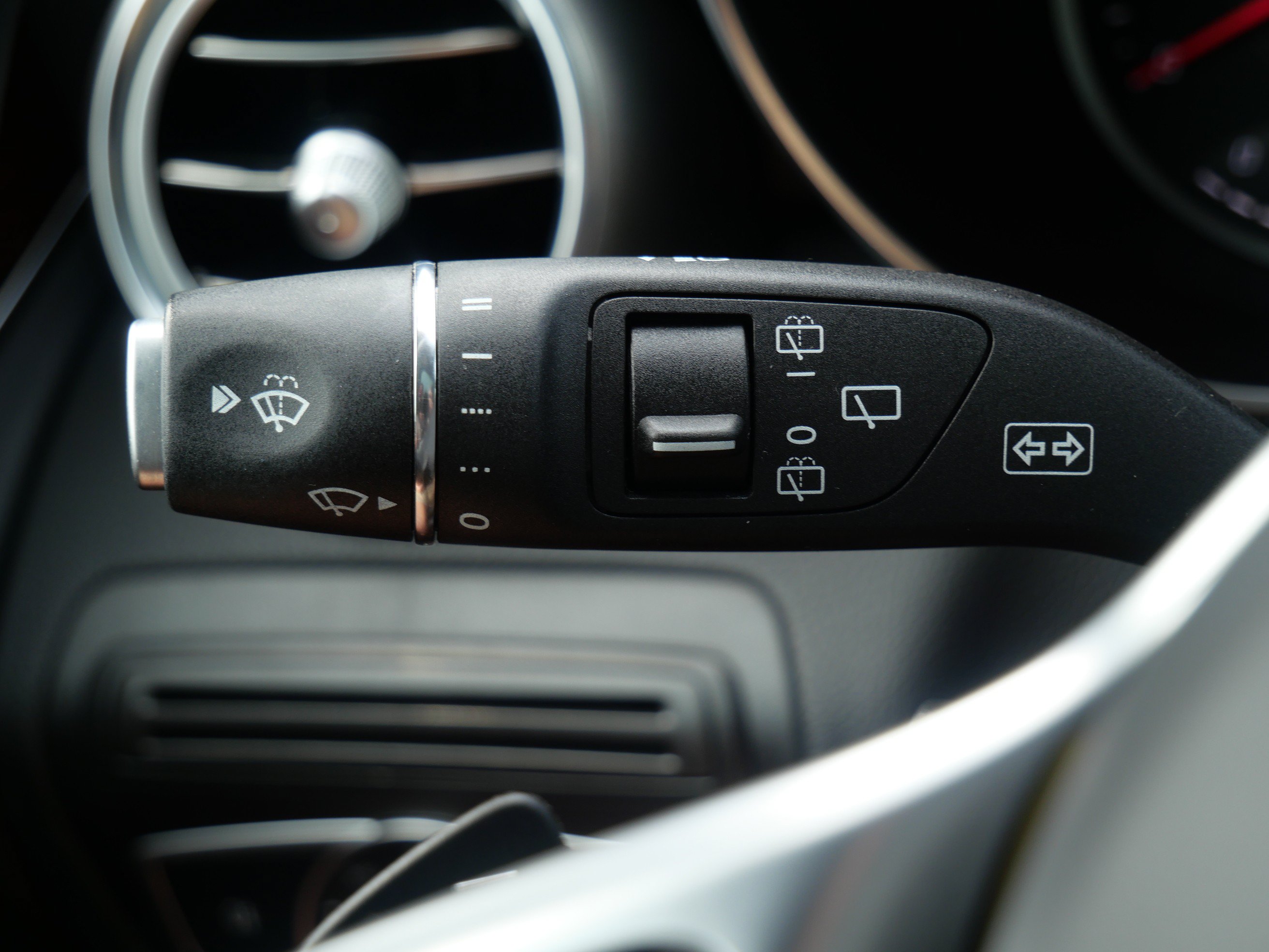 Used 2022 Mercedes-Benz GLC 300 4MATIC image 28