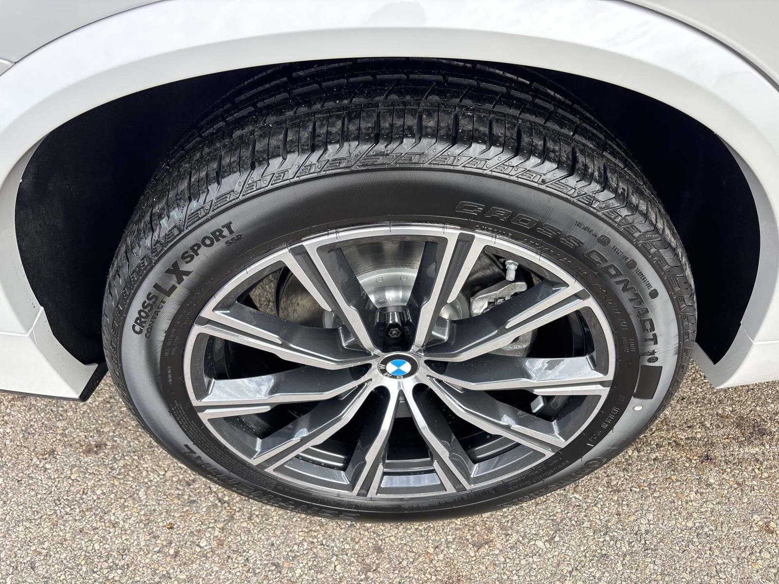 New 2026 BMW X5 xDrive40i w/ M Sport Package image 10