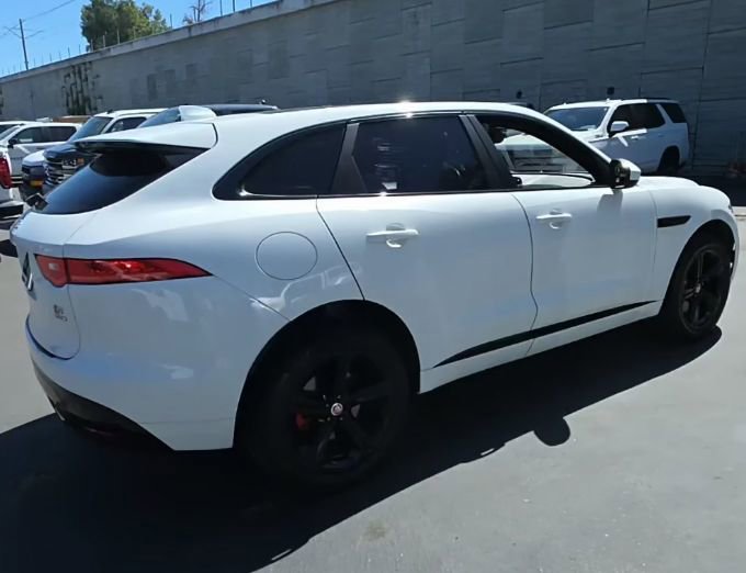 Used 2019 Jaguar F-PACE S image 12
