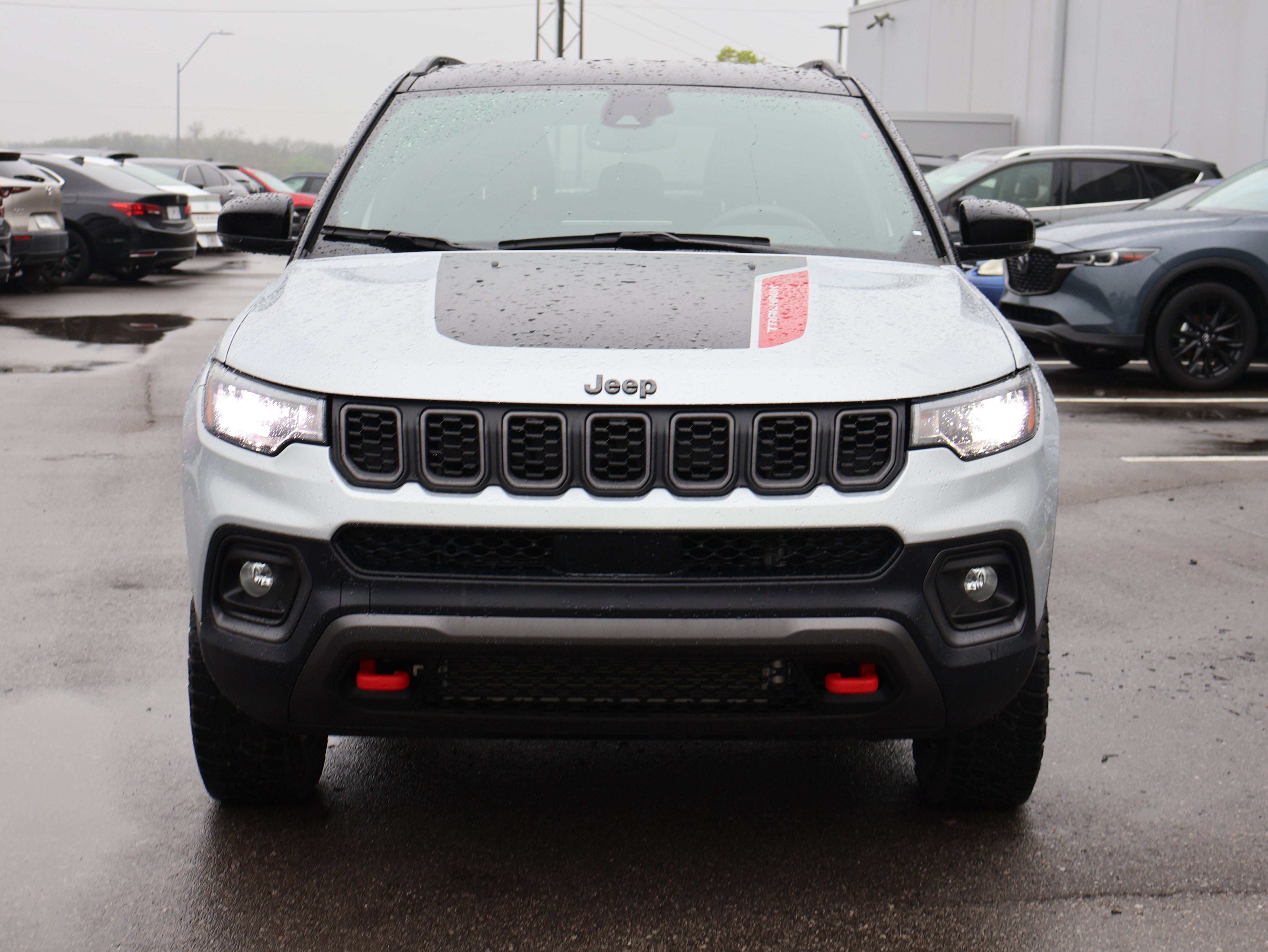 Used 2025 Jeep Compass Trailhawk AWD/4WD image 2