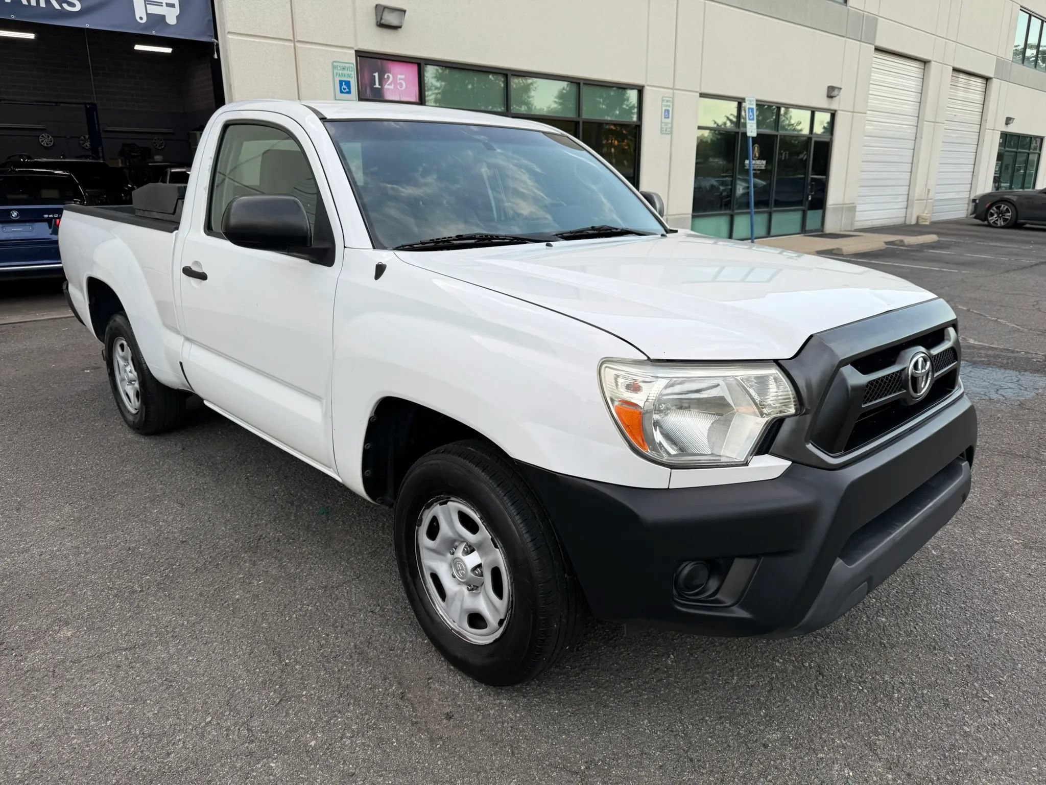 Used 2014 Toyota Tacoma 2WD Regular Cab image 8