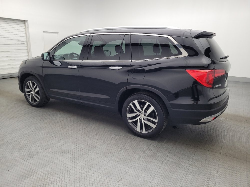 Used 2018 Honda Pilot Touring image 3