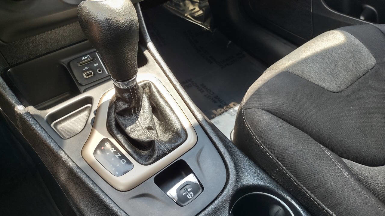 Used 2017 Jeep Cherokee Sport image 23