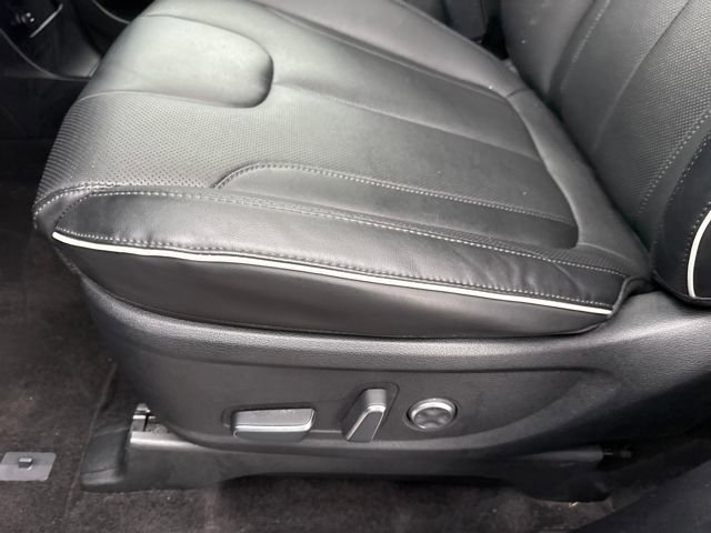 Used 2023 Hyundai Palisade SEL w/ Premium Package image 12
