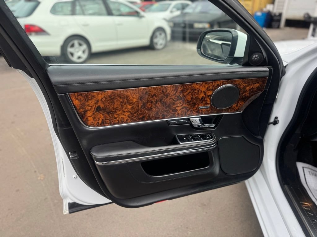 Used 2013 Jaguar XJ AWD image 27