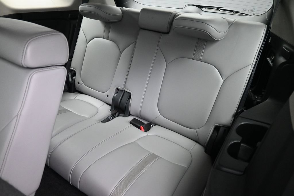 Certified 2024 Honda Pilot Touring image 23