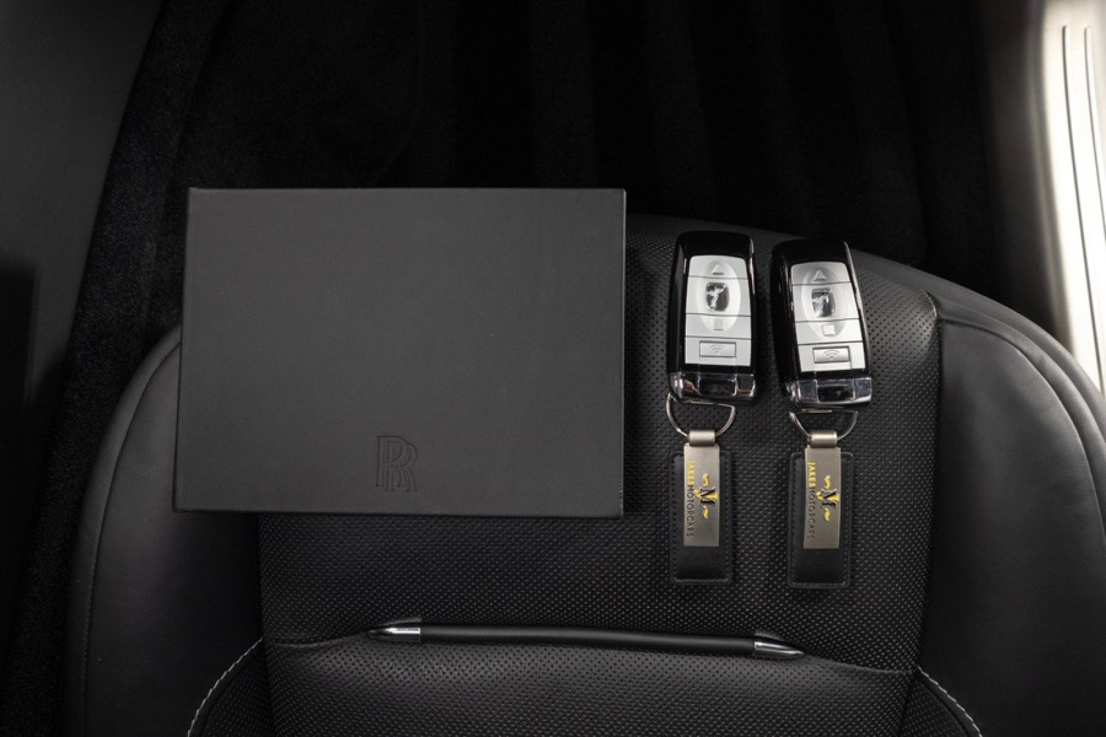 Used 2019 Rolls-Royce Dawn RWD image 70