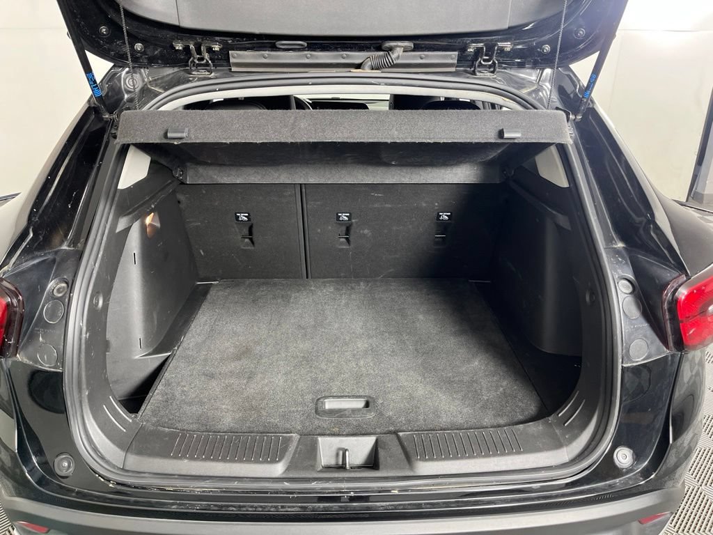 Used 2025 Chevrolet Trax LT FWD image 20